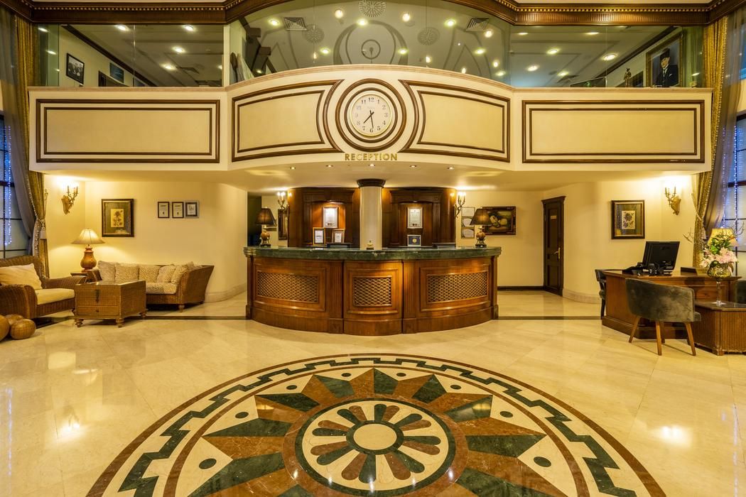 Rocks Hotel Resort