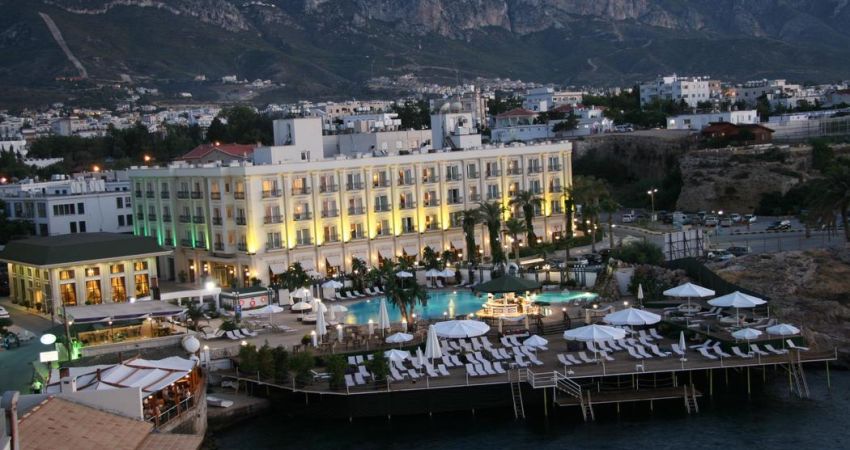 Rocks Hotel Resort